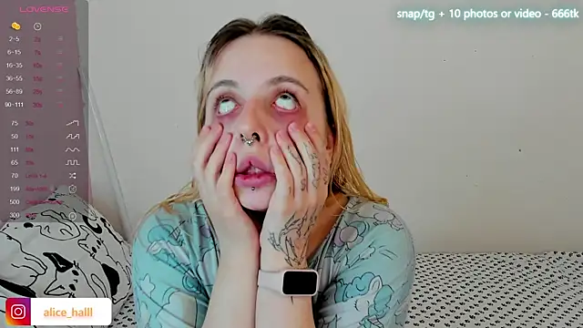 Alice Halle online show from February 8, 9:46 pm