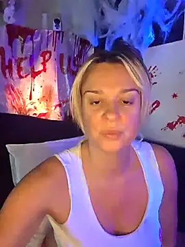 Snapshot of SpicyVicky chatting on October 10, 4:46 am SpicyVicky online show from October 10, 4:46 am