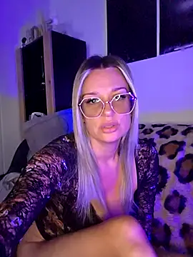 SpicyVicky online show from March 27, 5:38 am