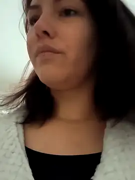 Snapshot of Linalicious chatting on October 30, 9:07 am Linalicious online show from October 30, 9:07 am