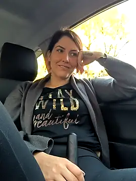 Snapshot of Linalicious chatting on November 5, 3:15 pm Linalicious online show from November 5, 3:15 pm