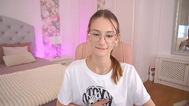 CozyMell online show from March 22, 7:43 am