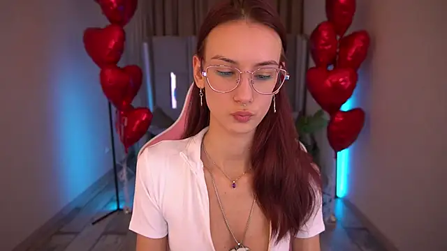 Snapshot of CozyMell chatting on February 20, 2:02 pm CozyMell online show from February 20, 2:02 pm