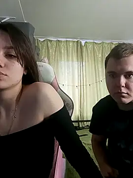 Snapshot of MashkaRay chatting on March 17, 11:00 am MashkaRay online show from March 17, 11:00 am