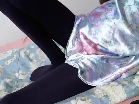 luckieey online show from December 2, 8:10 pm