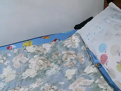 luckieey online show from October 25, 7:25 pm