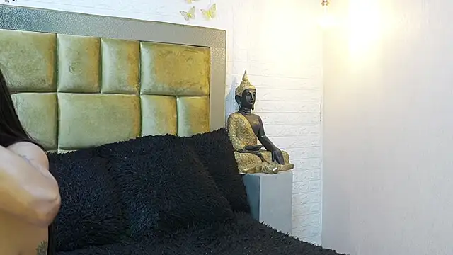 ximenawilliamss online show from December 22, 10:26 am