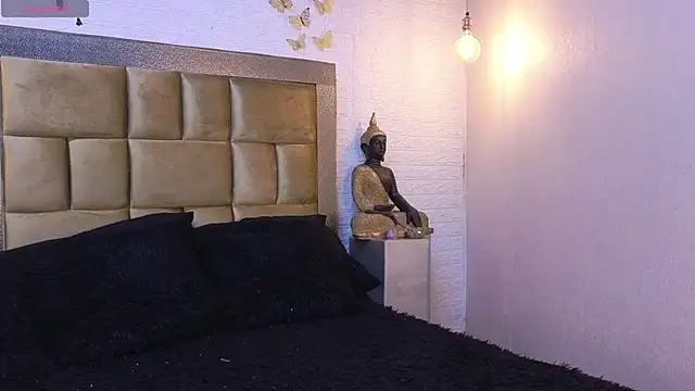 ximenawilliamss online show from October 28, 8:41 pm