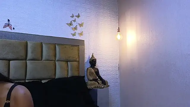 ximenawilliamss online show from December 18, 9:29 pm