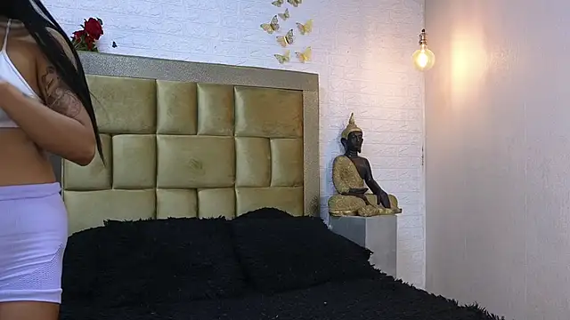 ximenawilliamss online show from February 19, 9:01 pm