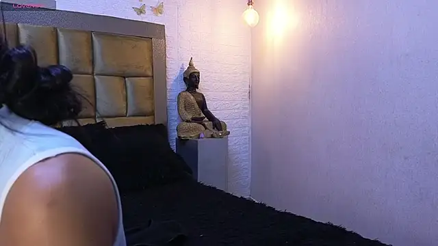 ximenawilliamss online show from October 29, 9:47 pm