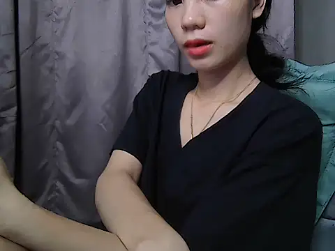Snapshot of Ladygirrl22 chatting on October 15, 9:06 am Ladygirrl22 online show from October 15, 9:06 am