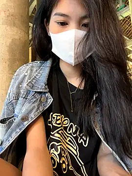 Snapshot of Ladygirrl22 chatting on November 23, 6:23 am Ladygirrl22 online show from November 23, 6:23 am