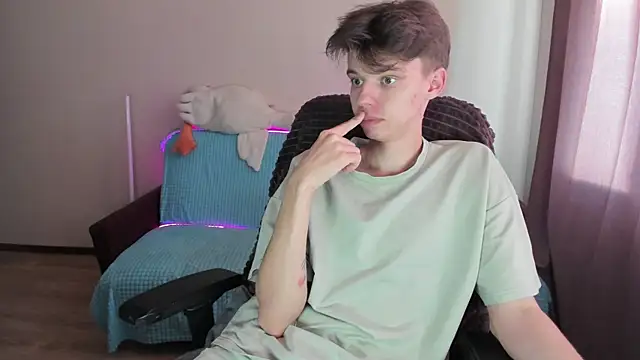 Liam sexy1 online show from September 24, 1:50 pm