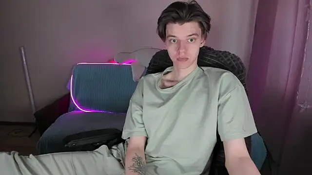 Liam sexy1 online show from March 18, 1:23 pm