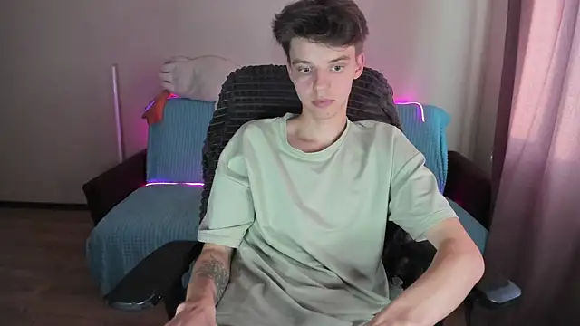 Liam sexy1 online show from September 25, 2:56 pm