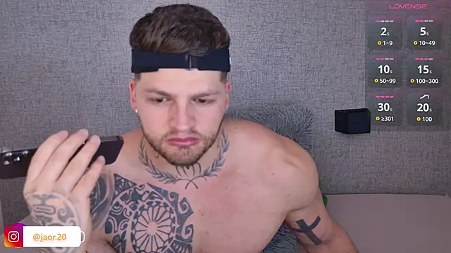 Jaor owens20 online show from March 4, 11:34 pm