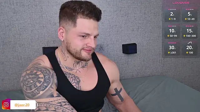 Jaor owens20 online show from March 2, 10:38 pm