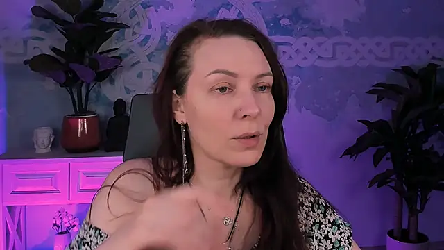 VandaRossi online show from November 10, 9:36 am