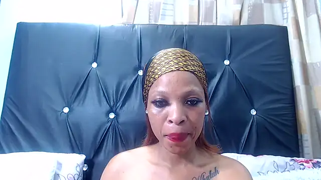 Snapshot of spicydiver38 chatting on November 5, 10:24 pm spicydiver38 online show from November 5, 10:24 pm