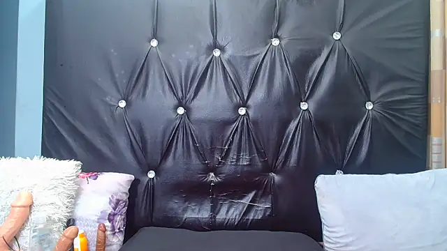 spicydiver38 online show from June 7, 8:36 pm
