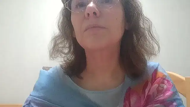 Snapshot of HollyJewel chatting on December 3, 4:50 pm HollyJewel online show from December 3, 4:50 pm