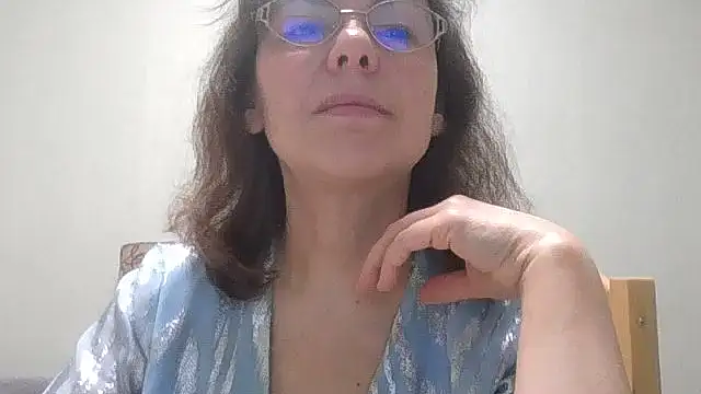 HollyJewel online show from March 27, 4:52 pm