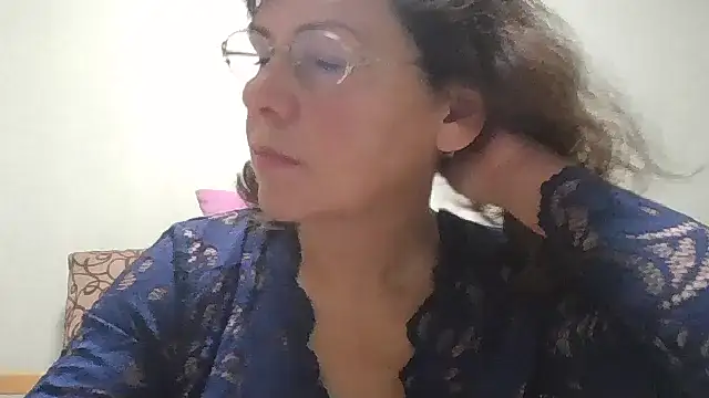 Snapshot of HollyJewel chatting on October 27, 5:36 pm HollyJewel online show from October 27, 5:36 pm