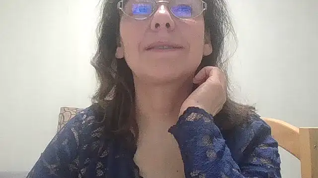 HollyJewel online show from March 10, 4:00 pm