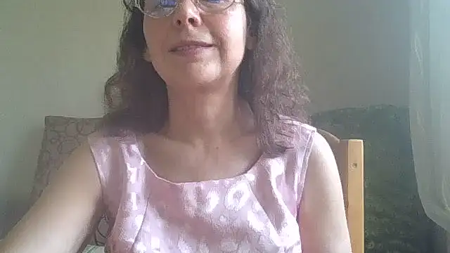 Snapshot of HollyJewel chatting on May 22, 11:52 am HollyJewel online show from May 22, 11:52 am