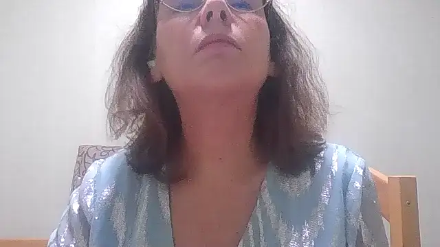 Snapshot of HollyJewel chatting on November 13, 4:22 pm HollyJewel online show from November 13, 4:22 pm