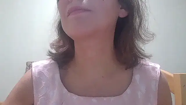 Snapshot of HollyJewel chatting on October 30, 4:59 pm HollyJewel online show from October 30, 4:59 pm