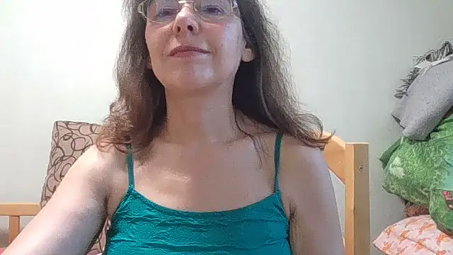 HollyJewel online show from July 15, 4:25 pm