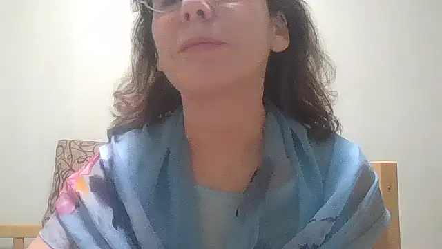 Snapshot of HollyJewel chatting on November 27, 3:23 pm HollyJewel online show from November 27, 3:23 pm