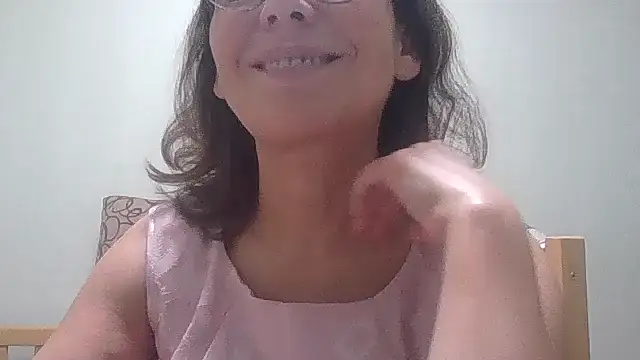 Snapshot of HollyJewel chatting on October 31, 6:59 pm HollyJewel online show from October 31, 6:59 pm