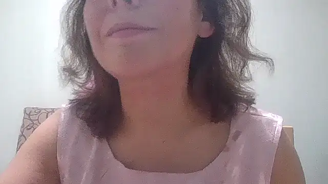 Snapshot of HollyJewel chatting on November 5, 6:11 pm HollyJewel online show from November 5, 6:11 pm