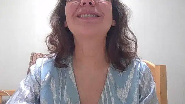 HollyJewel online show from March 5, 4:25 pm