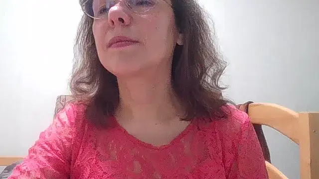 HollyJewel online show from April 17, 4:10 pm