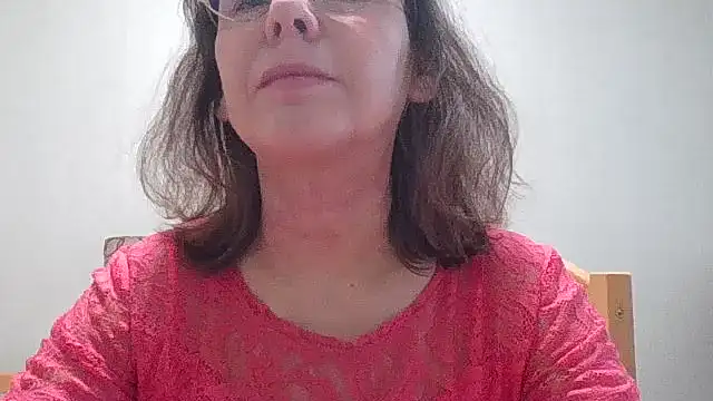 Snapshot of HollyJewel chatting on December 16, 9:13 am HollyJewel online show from December 16, 9:13 am