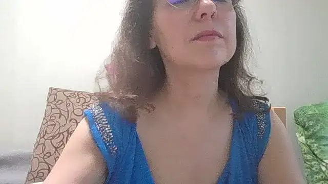HollyJewel online show from June 15, 5:12 pm