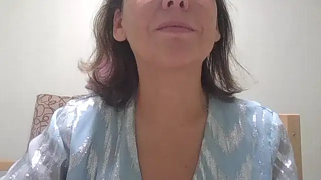 Snapshot of HollyJewel chatting on October 22, 6:51 pm HollyJewel online show from October 22, 6:51 pm