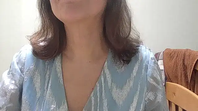 HollyJewel online show from April 15, 7:58 pm