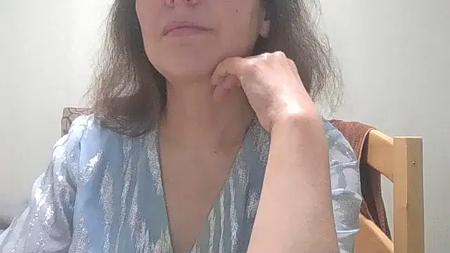 HollyJewel online show from March 18, 5:25 pm