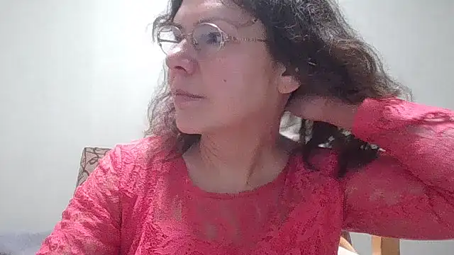 HollyJewel online show from February 24, 7:15 pm