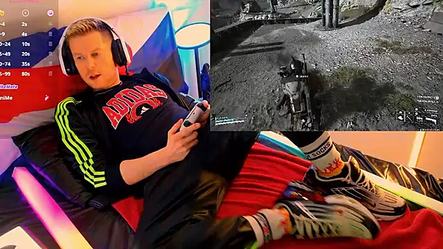 Snapshot of Fuc71 chatting on January 12, 4:58 pm Fuc71 online show from January 12, 4:58 pm