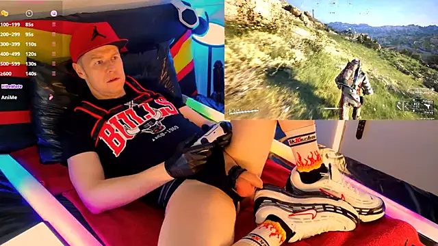 Snapshot of Fuc71 chatting on February 21, 3:03 pm Fuc71 online show from February 21, 3:03 pm