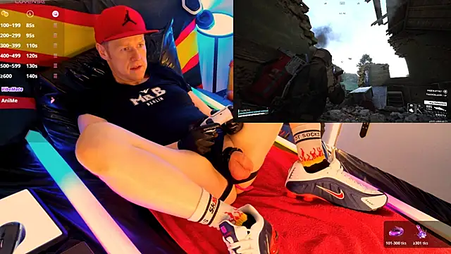 Snapshot of Fuc71 chatting on February 28, 2:17 pm Fuc71 online show from February 28, 2:17 pm