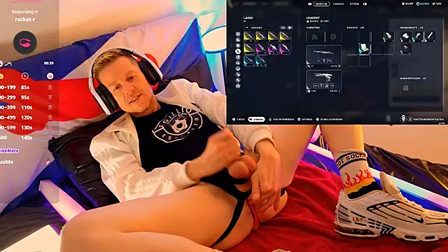 Snapshot of Fuc71 chatting on January 11, 1:18 pm Fuc71 online show from January 11, 1:18 pm