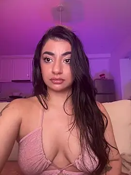 ZoeZayd online show from March 7, 10:15 pm