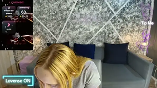 Liaroberts1 online show from July 17, 1:52 pm